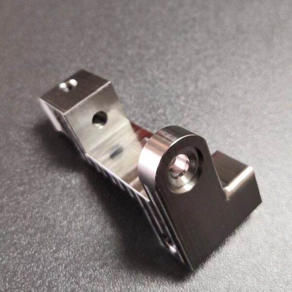 Customized CNC machining of heterosexual aluminum alloy fixed bracket