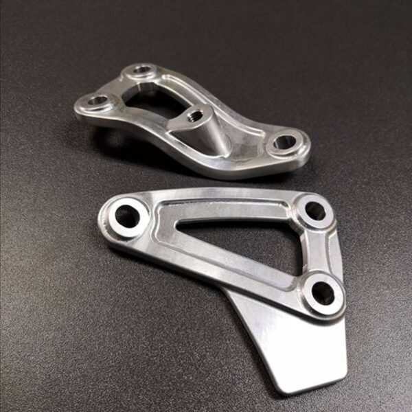 Customized 5 Axle CNC Milling Process 7075 Aluminum Right and Left Motor Parts for Motor Cycle