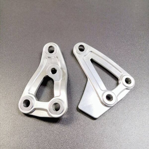 Customized 5 Axle CNC Milling Process 7075 Aluminum Right and Left Motor Parts for Motor Cycle